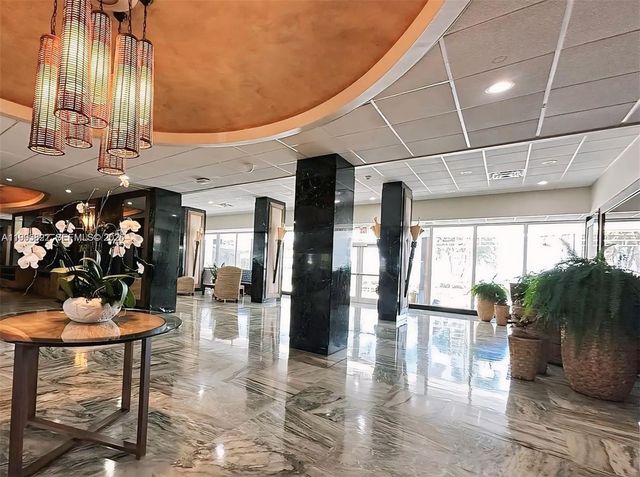 500 Bayview Dr 325, Sunny Isles Beach, FL 33160