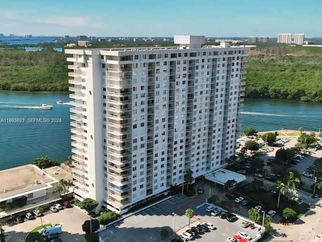 500 Bayview Dr 325, Sunny Isles Beach, FL 33160