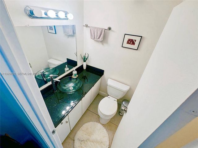 500 Bayview Dr 325, Sunny Isles Beach, FL 33160