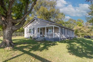 280 Russell Cave Road, Paris, KY 40361