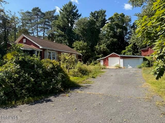 11 Marilou Street, Colonie, NY 12205