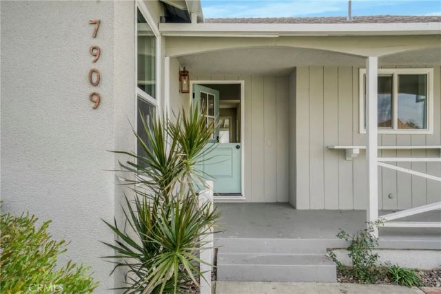 7909 Aldea Avenue, Lake Balboa, CA 91406