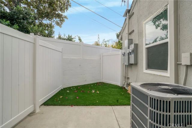 7909 Aldea Avenue, Lake Balboa, CA 91406