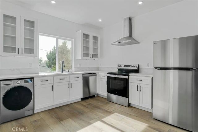 7909 Aldea Avenue, Lake Balboa, CA 91406