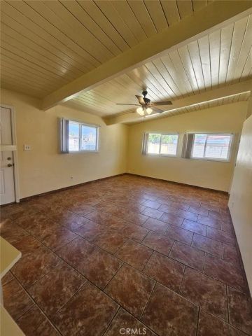 13084 Vaughn, San Fernando, CA 91340