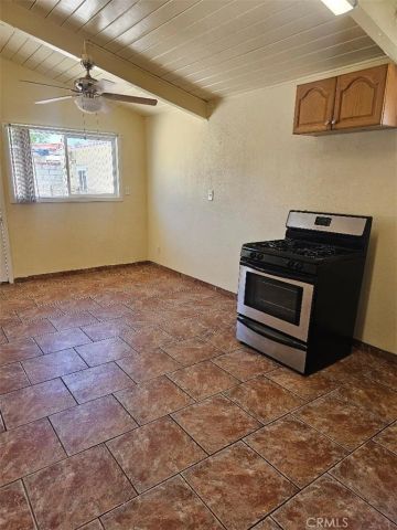 13084 Vaughn, San Fernando, CA 91340
