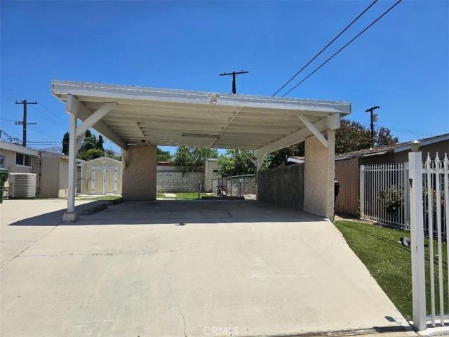 13084 Vaughn, San Fernando, CA 91340