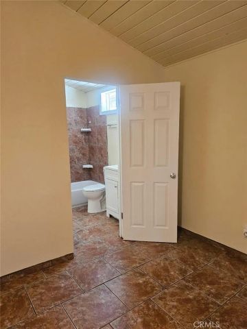 13084 Vaughn, San Fernando, CA 91340