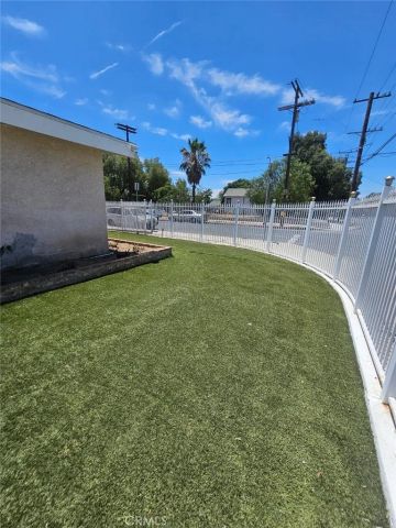 13084 Vaughn, San Fernando, CA 91340