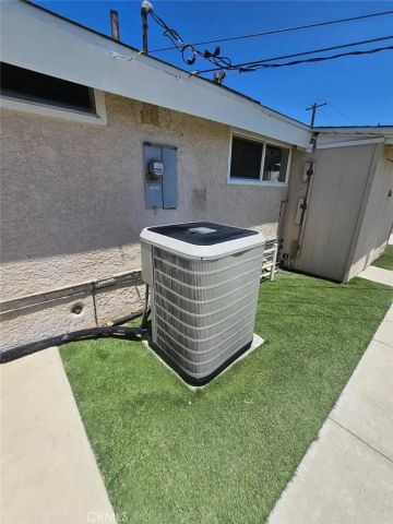 13084 Vaughn, San Fernando, CA 91340