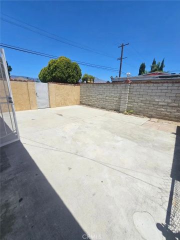 13084 Vaughn, San Fernando, CA 91340