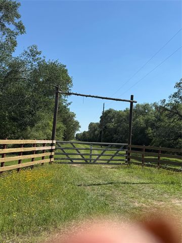 1222 Cr 2152, Rock Island, TX 77470