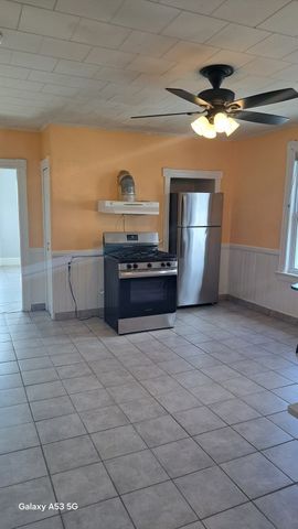 4 Plum St 3, Worcester, MA 01604