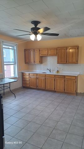 4 Plum St 3, Worcester, MA 01604