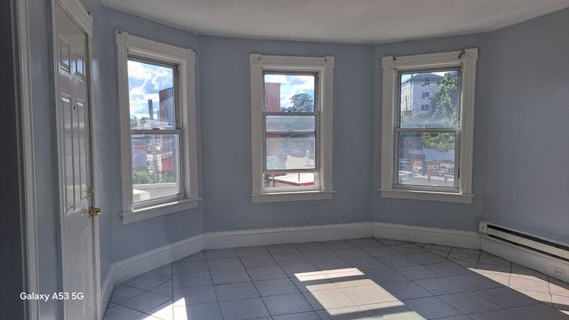 4 Plum St 3, Worcester, MA 01604