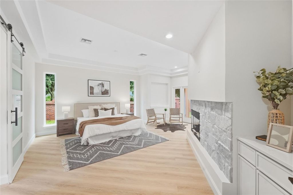 Image 19 of property listing at 336 ASHFORD COURT, Lake Mary, FL 32746