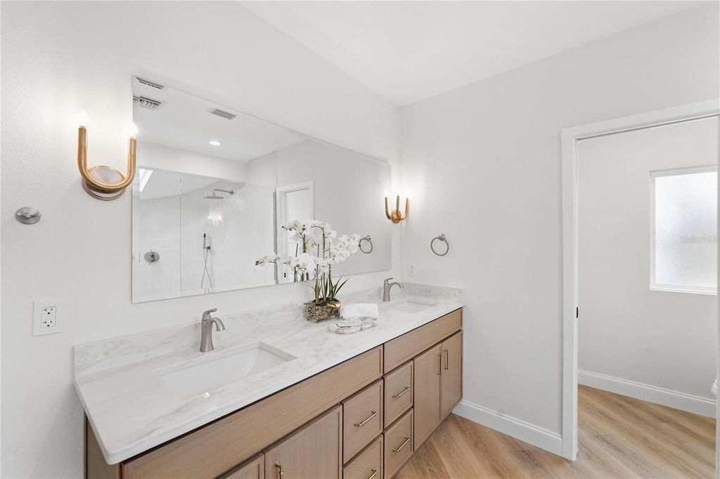 Image 23 of property listing at 336 ASHFORD COURT, Lake Mary, FL 32746