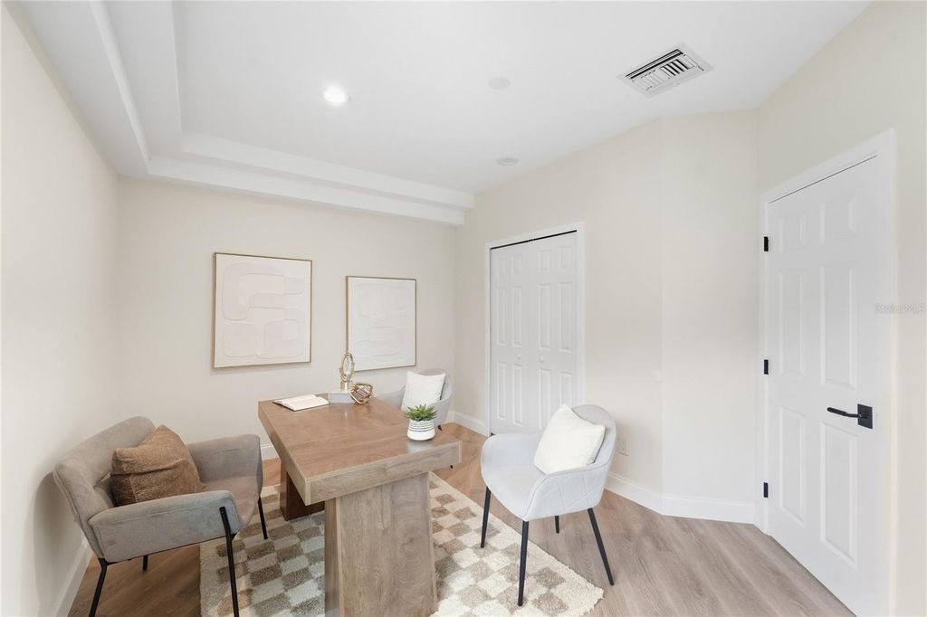 Image 29 of property listing at 336 ASHFORD COURT, Lake Mary, FL 32746