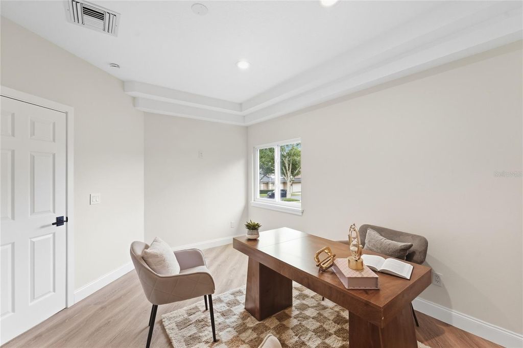 Image 30 of property listing at 336 ASHFORD COURT, Lake Mary, FL 32746