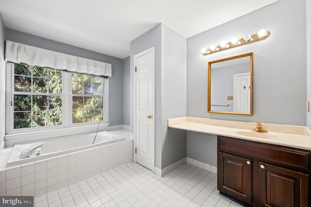 1430 REDWOOD CT, West Chester, PA 19380