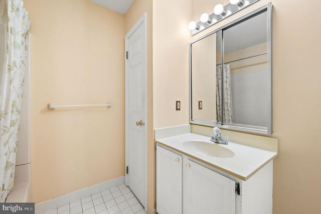 1430 REDWOOD CT, West Chester, PA 19380