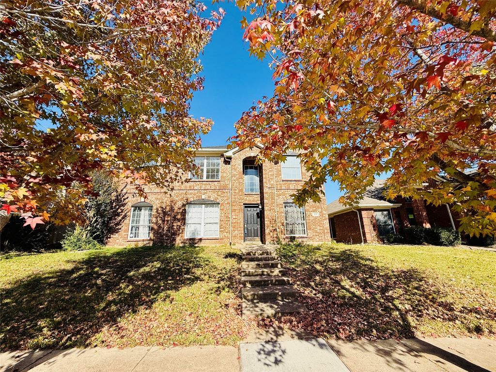 830 San Jacinto Drive, Grand Prairie, TX 75052