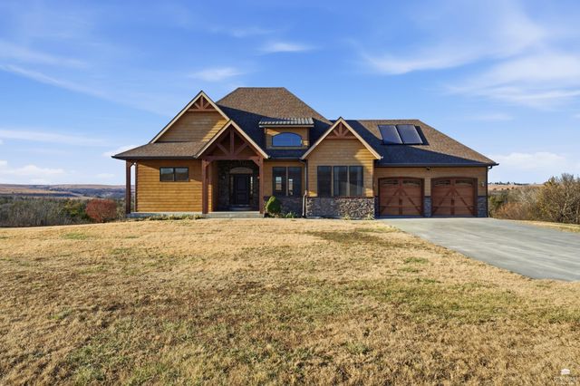 2545 Vinson Drive, Manhattan, KS 66502