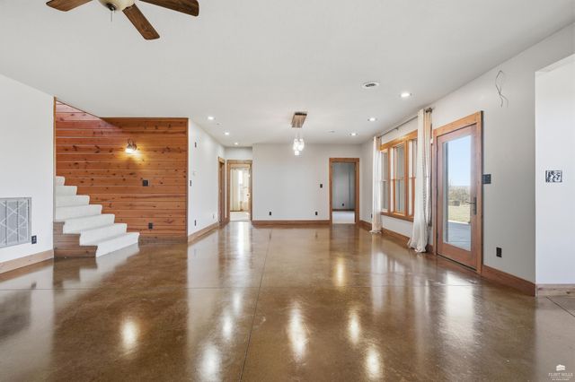 2545 Vinson Drive, Manhattan, KS 66502