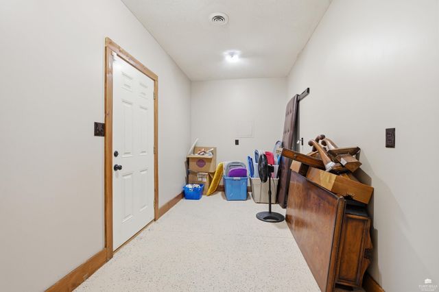 2545 Vinson Drive, Manhattan, KS 66502