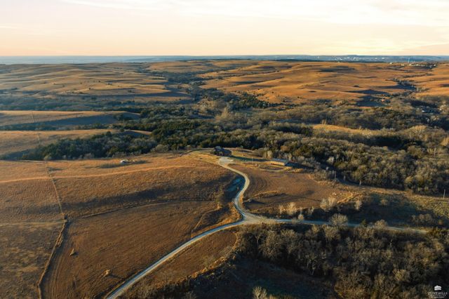 2545 Vinson Drive, Manhattan, KS 66502