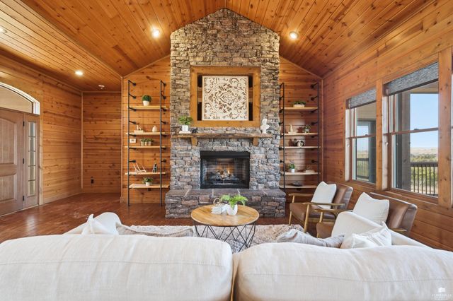 2545 Vinson Drive, Manhattan, KS 66502