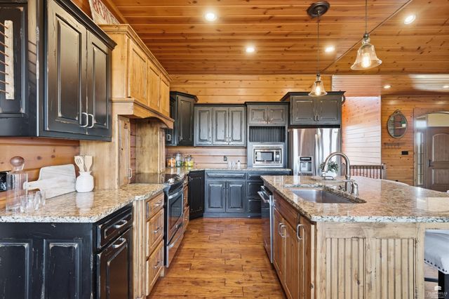 2545 Vinson Drive, Manhattan, KS 66502