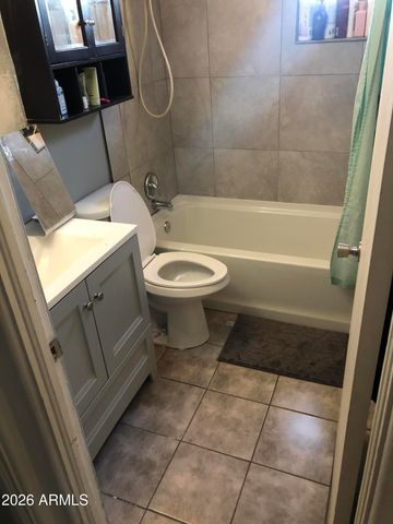 18 E VALENCIA Drive, Phoenix, AZ 85042