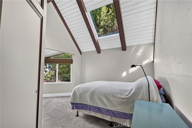 594 W Victoria Court, Lake Arrowhead, CA 92352