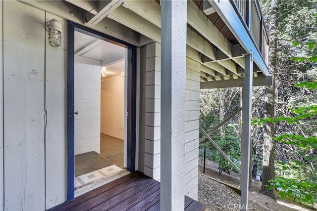 594 W Victoria Court, Lake Arrowhead, CA 92352