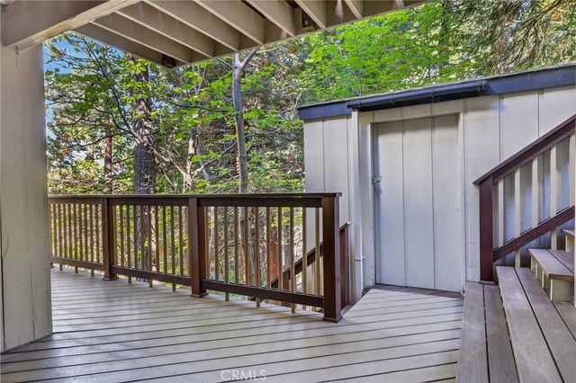 594 W Victoria Court, Lake Arrowhead, CA 92352