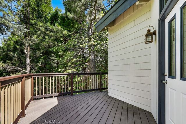594 W Victoria Court, Lake Arrowhead, CA 92352