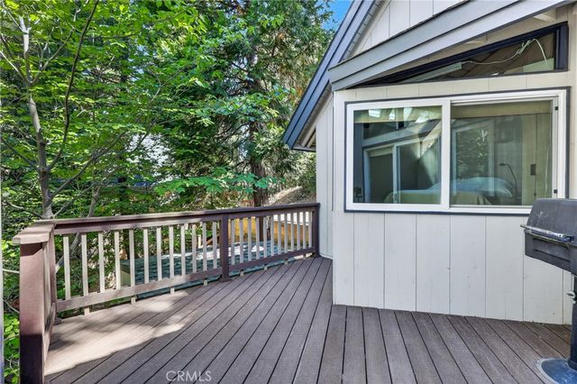 594 W Victoria Court, Lake Arrowhead, CA 92352