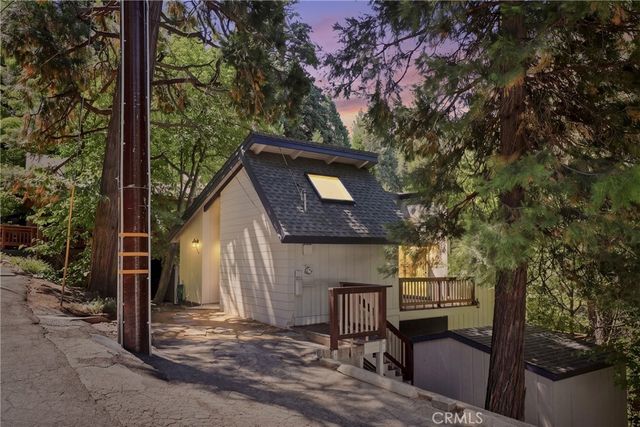594 W Victoria Court, Lake Arrowhead, CA 92352