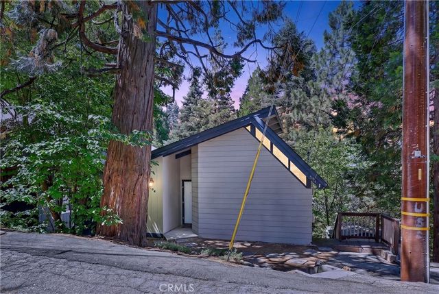 594 W Victoria Court, Lake Arrowhead, CA 92352