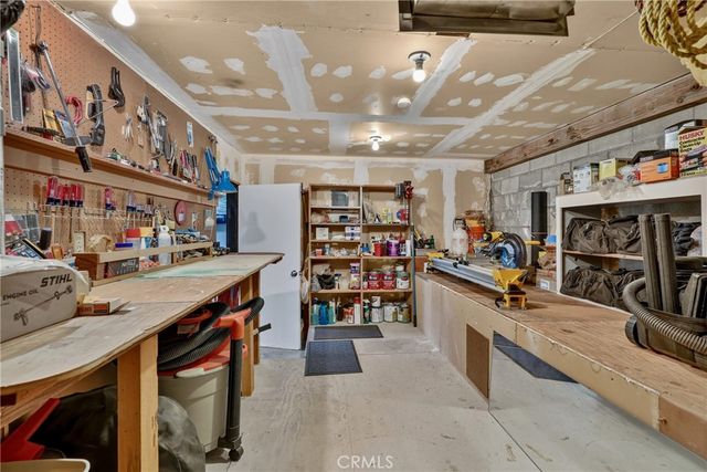 594 W Victoria Court, Lake Arrowhead, CA 92352