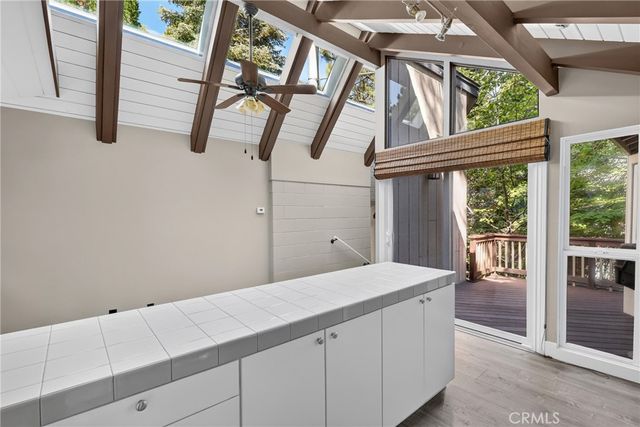 594 W Victoria Court, Lake Arrowhead, CA 92352