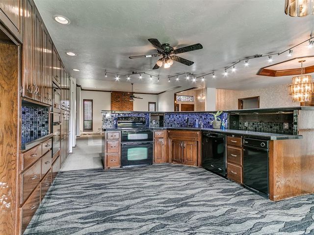 116 E Parkland Drive, Yukon, OK 73099