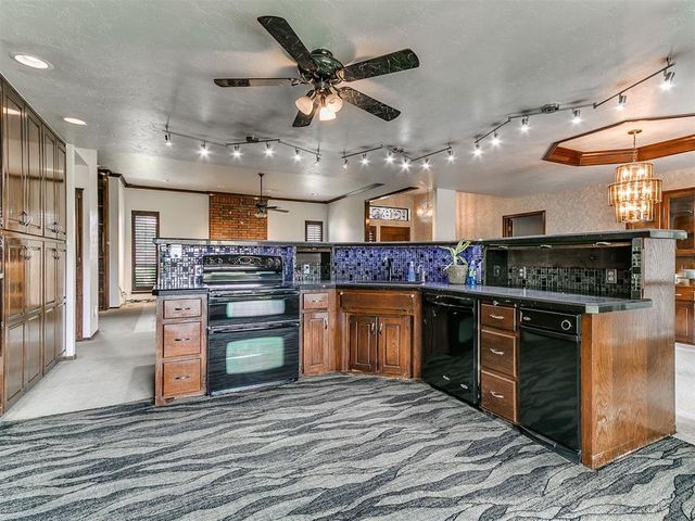 116 E Parkland Drive, Yukon, OK 73099