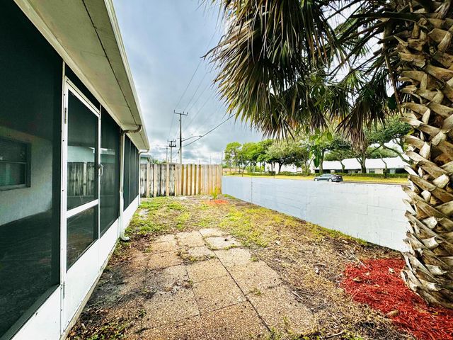 4952 Pimlico Court, West Palm Beach, FL 33415