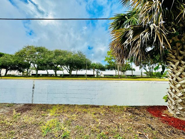 4952 Pimlico Court, West Palm Beach, FL 33415