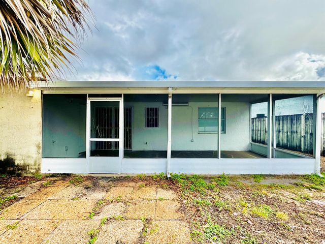 4952 Pimlico Court, West Palm Beach, FL 33415