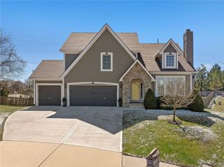 12670 S Hedge Court, Olathe, KS 66061