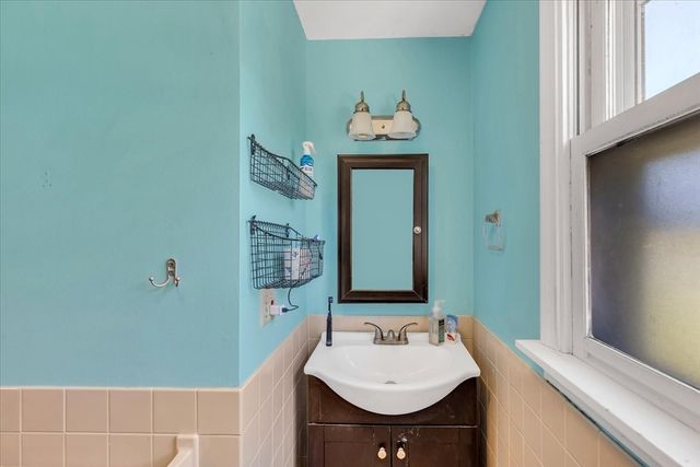 1 Jody Ln, Sandwich, MA 02644