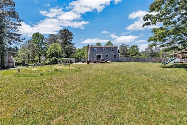 1 Jody Ln, Sandwich, MA 02644